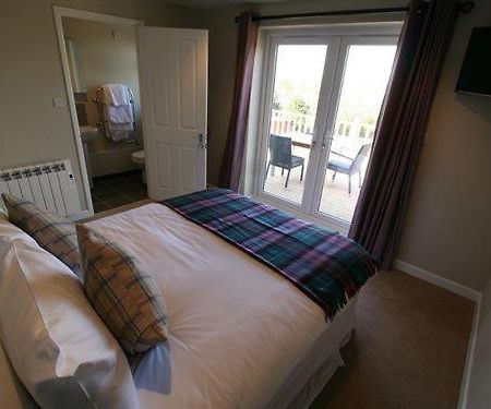 Hotel The Fox & Hounds Swindon Esterno foto